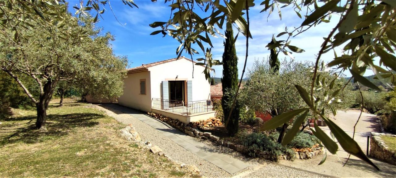 O Patio Du Mas Bed & Breakfast Callas Exterior photo